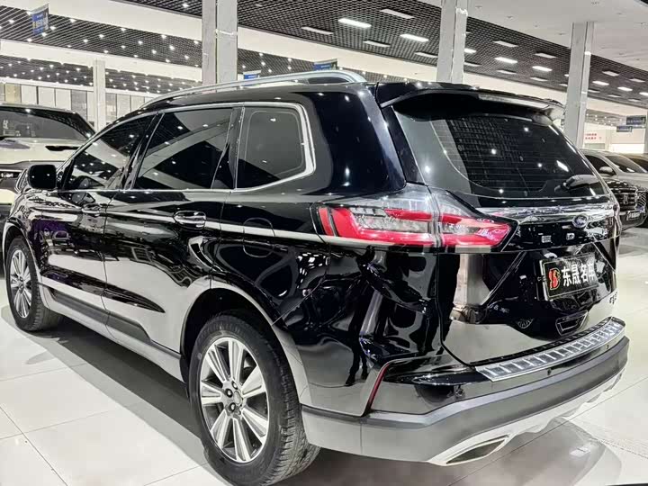 Фото 7 - Ford Edge