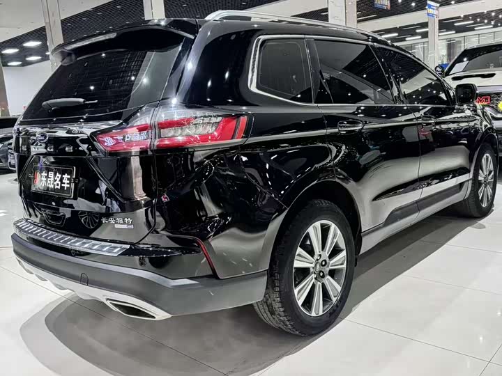 Фото 9 - Ford Edge