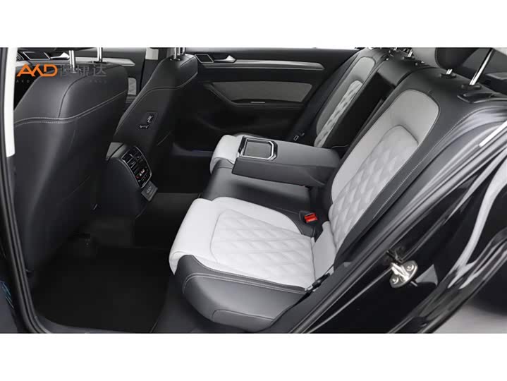 Фото 7 - Volkswagen Magotan