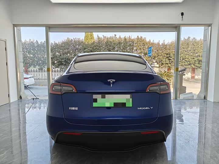 Фото 4 - Tesla Model Y
