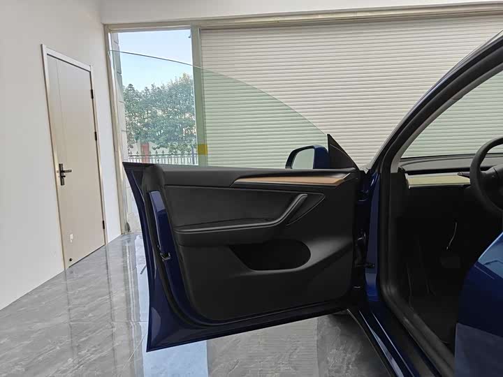 Фото 8 - Tesla Model Y