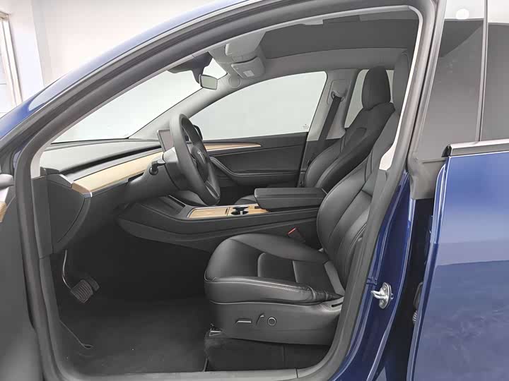 Фото 9 - Tesla Model Y