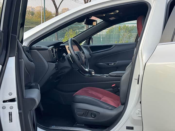 Фото 5 - Lexus NX