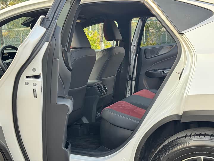 Фото 8 - Lexus NX