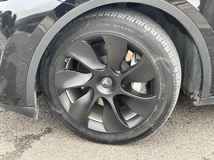 Фото 9 - Tesla Model Y