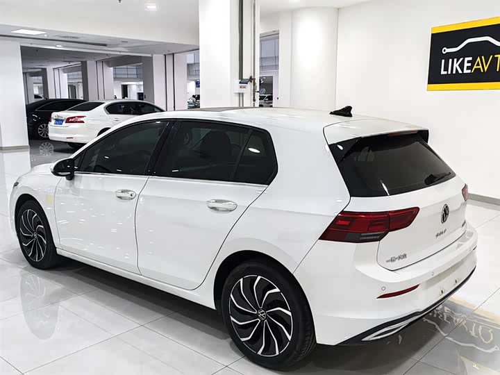 Фото 8 - Volkswagen Golf