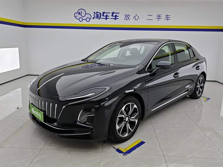 Фото 1 - Hongqi E-QM5