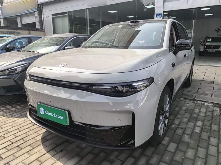 Фото 1 - Leapmotor C10