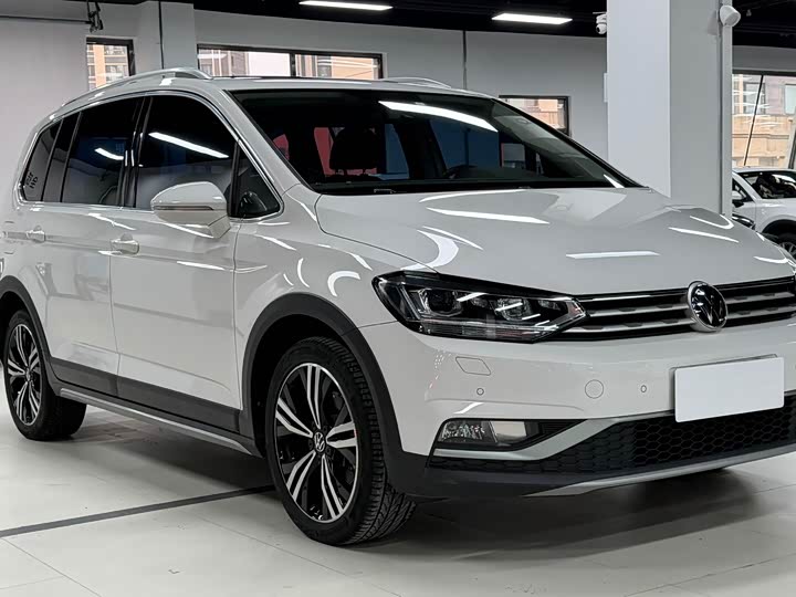 Фото 3 - Volkswagen Touran L