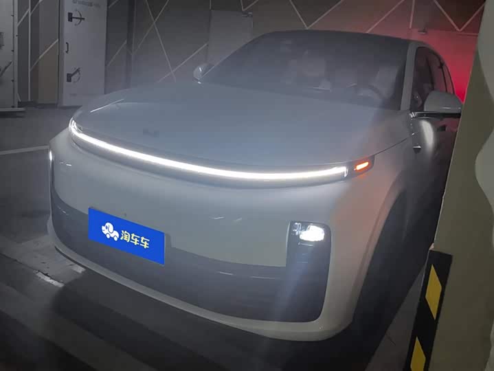 Фото 1 - LiXiang L7