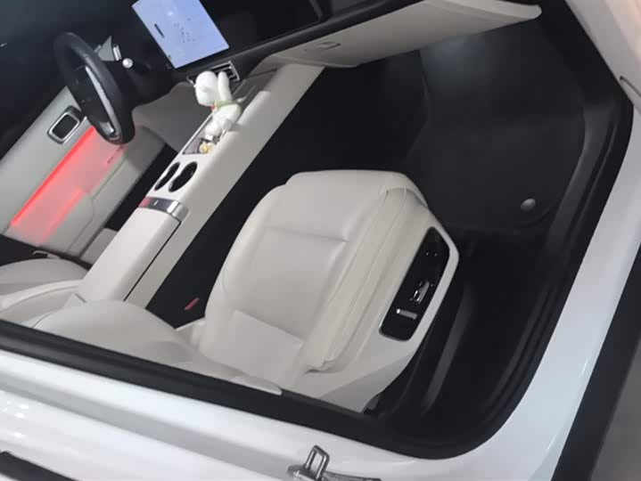 Фото 8 - LiXiang L7