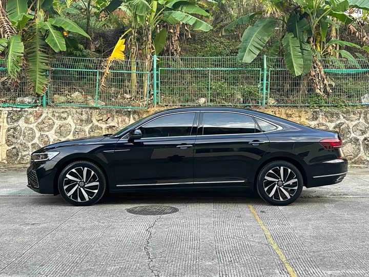 Фото 3 - Volkswagen Passat