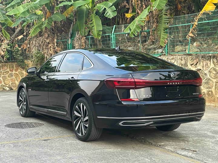 Фото 4 - Volkswagen Passat