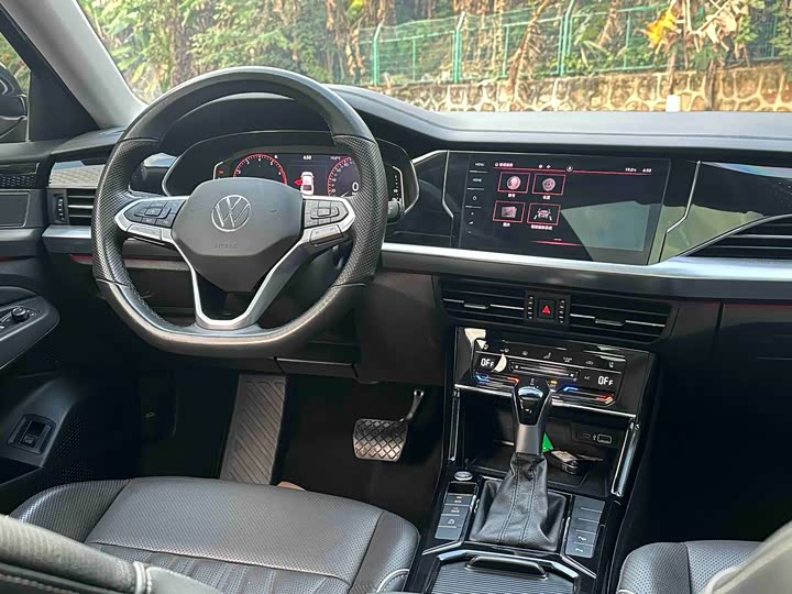 Фото 8 - Volkswagen Passat