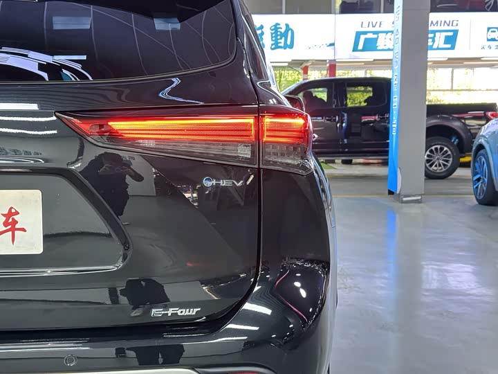 Фото 7 - Toyota Highlander