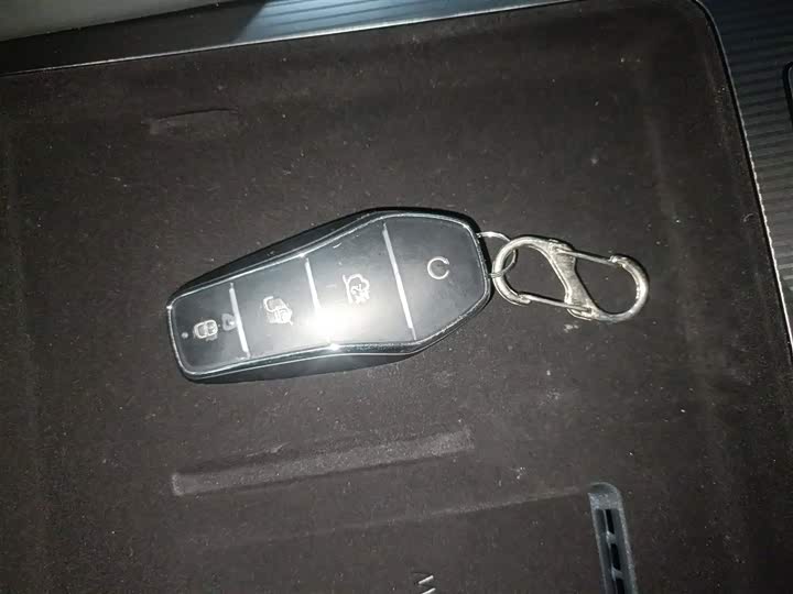 Фото 9 - BYD Song L DM-i Hybrid