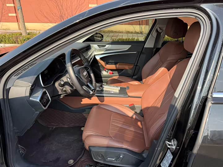 Фото 4 - Audi A6L