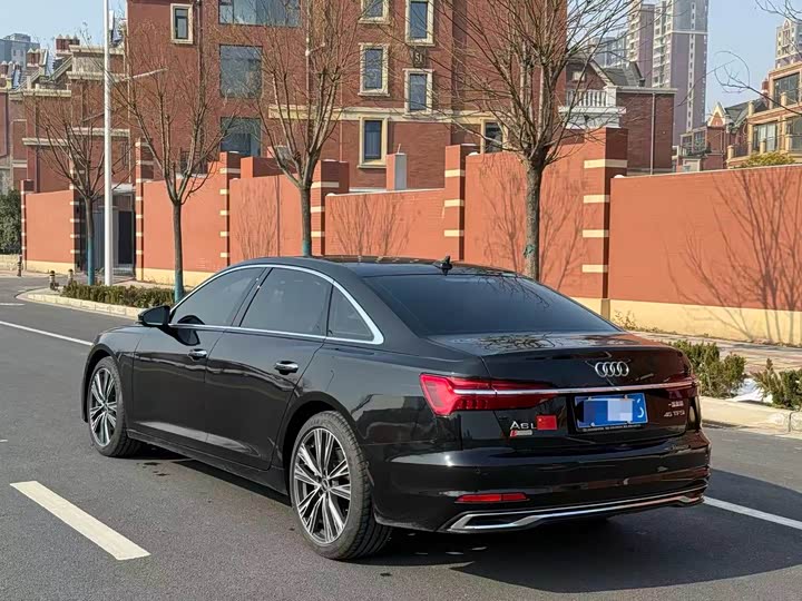 Фото 9 - Audi A6L