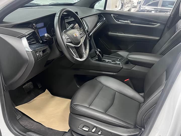 Фото 3 - Cadillac XT5