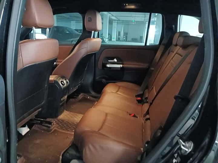 Фото 9 - Mercedes-Benz GLB-Class