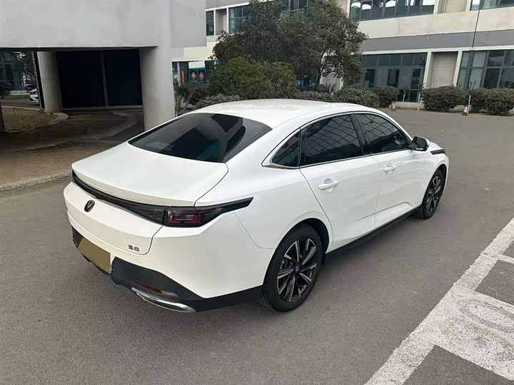 Фото 5 - Changan Eado Plus