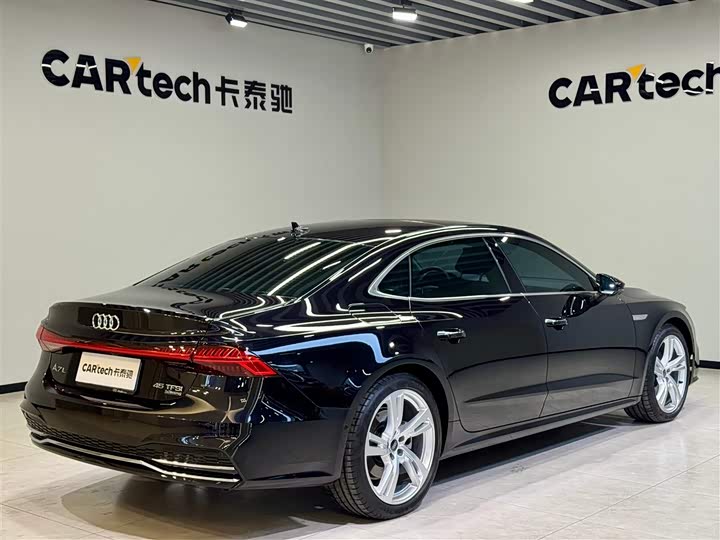 Фото 4 - Audi A7L