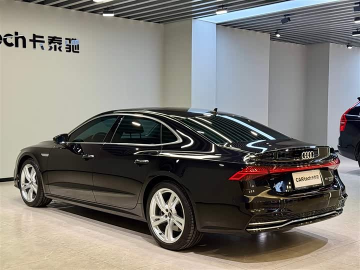 Фото 6 - Audi A7L