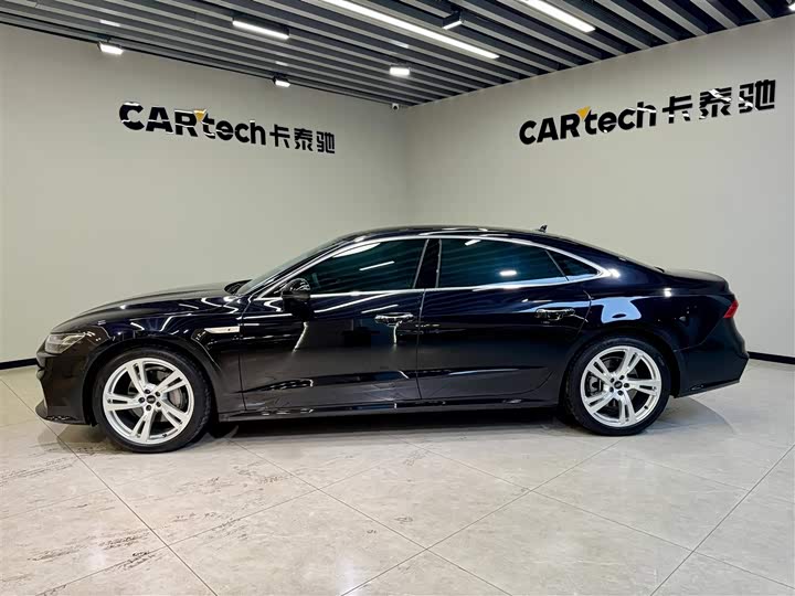 Фото 7 - Audi A7L