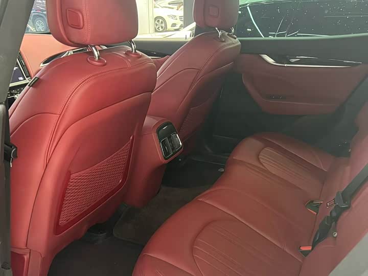 Фото 5 - Maserati Levante