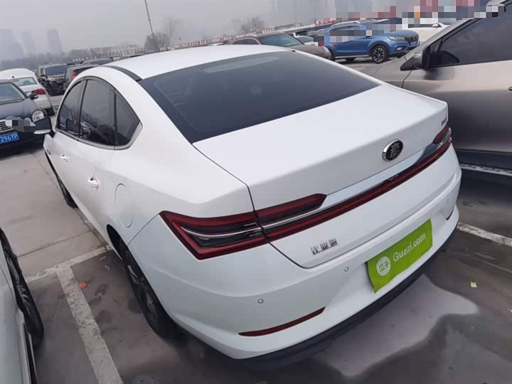 Фото 5 - BYD Qin Pro