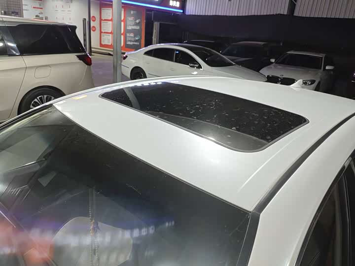 Фото 8 - Toyota Camry