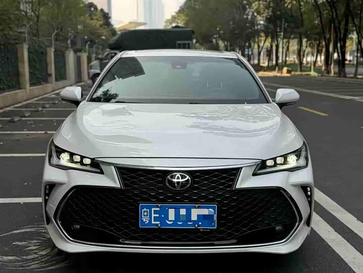 Фото 3 - Toyota Avalon