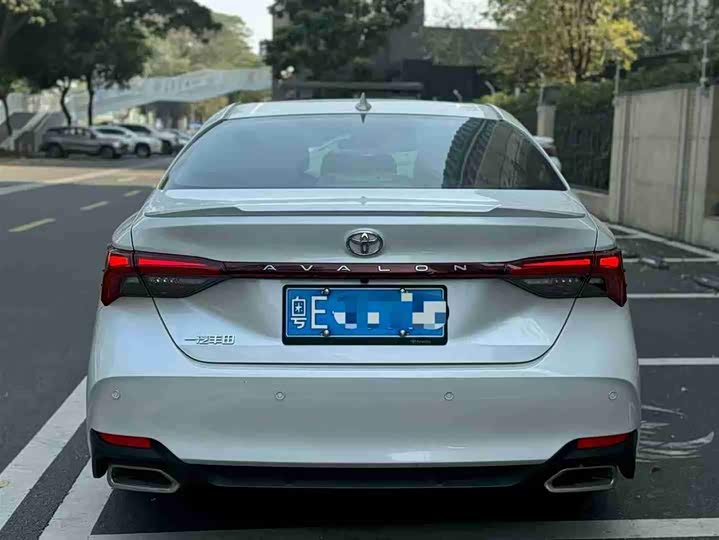 Фото 5 - Toyota Avalon