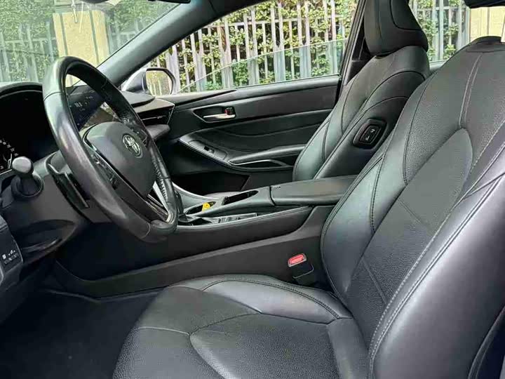 Фото 9 - Toyota Avalon