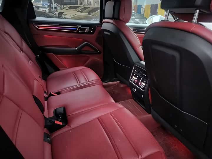 Фото 7 - Porsche Cayenne