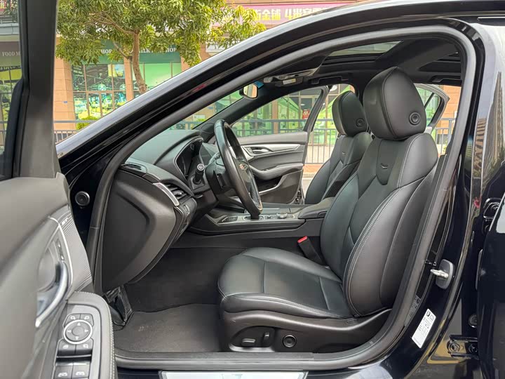 Фото 8 - Cadillac CT5