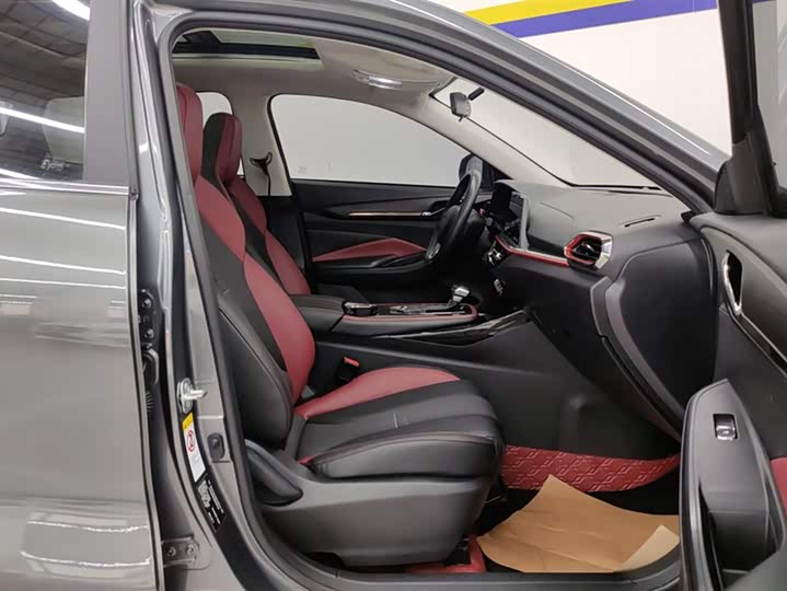 Фото 8 - Changan Oshan X5