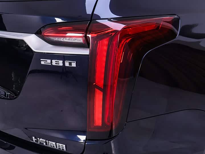 Фото 9 - Cadillac XT6