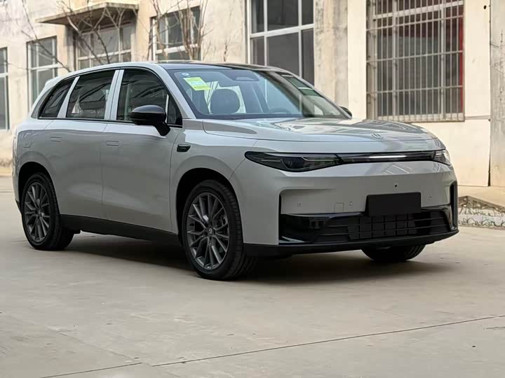 Фото 1 - Leapmotor C10