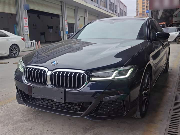 Фото 2 - BMW 5 Series