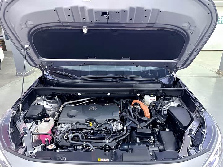 Фото 9 - Toyota Wildlander