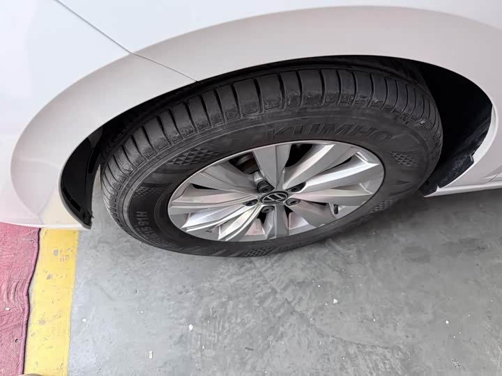 Фото 6 - Volkswagen Lavida