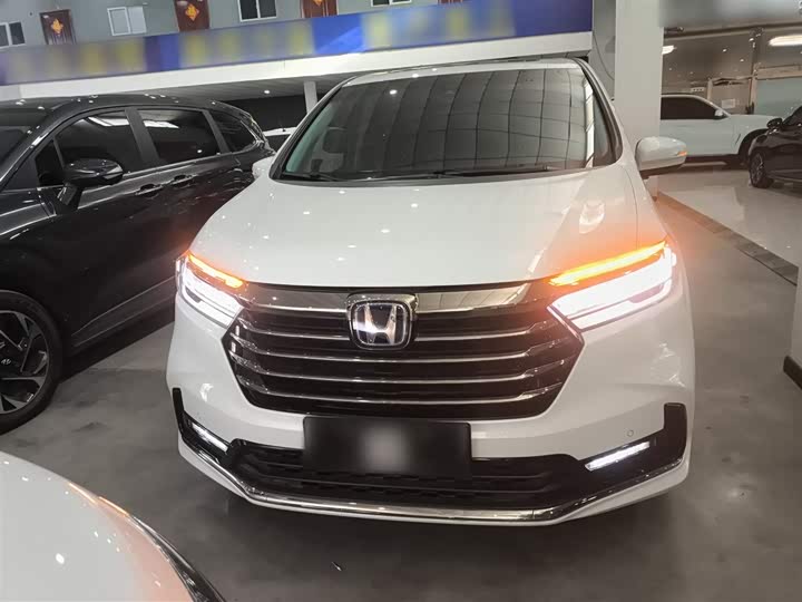 Фото 3 - Honda Odyssey