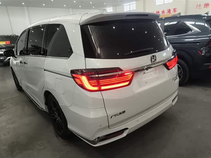 Фото 5 - Honda Odyssey