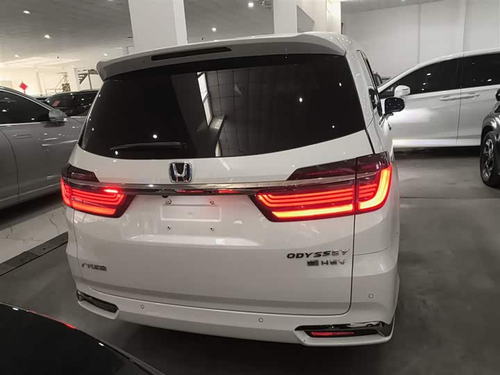 Фото 6 - Honda Odyssey