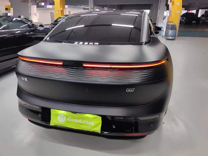 Фото 6 - Zeekr 007