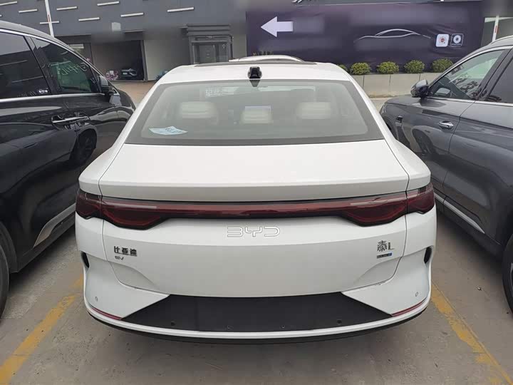 Фото 6 - BYD Qin L