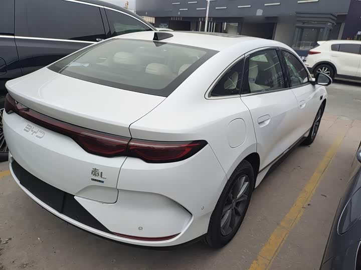 Фото 7 - BYD Qin L