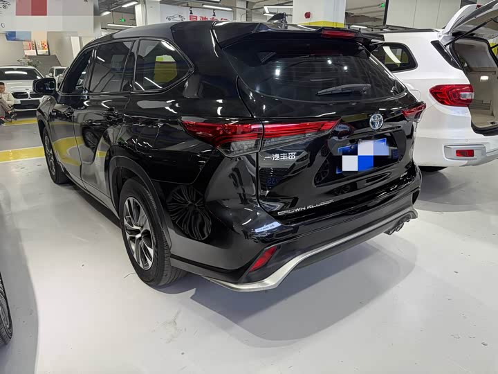 Фото 6 - Toyota Crown Kluger