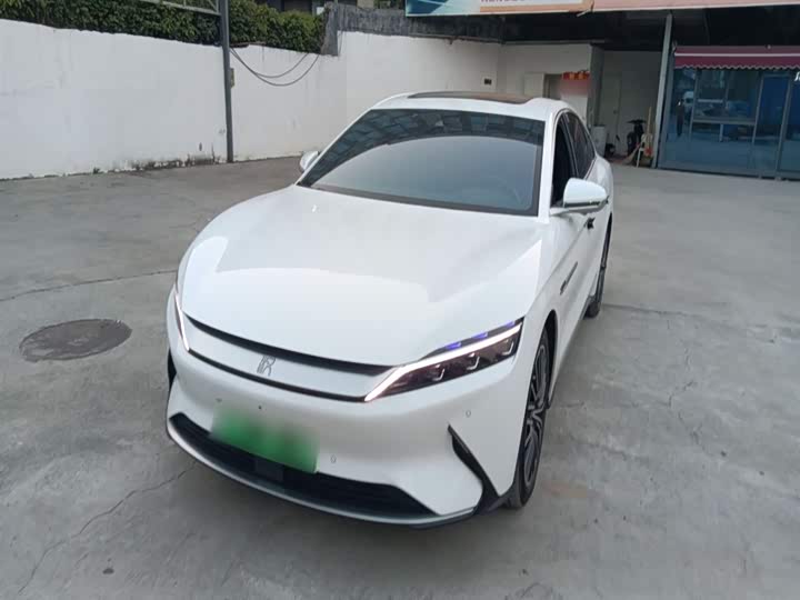 Фото 2 - BYD Han